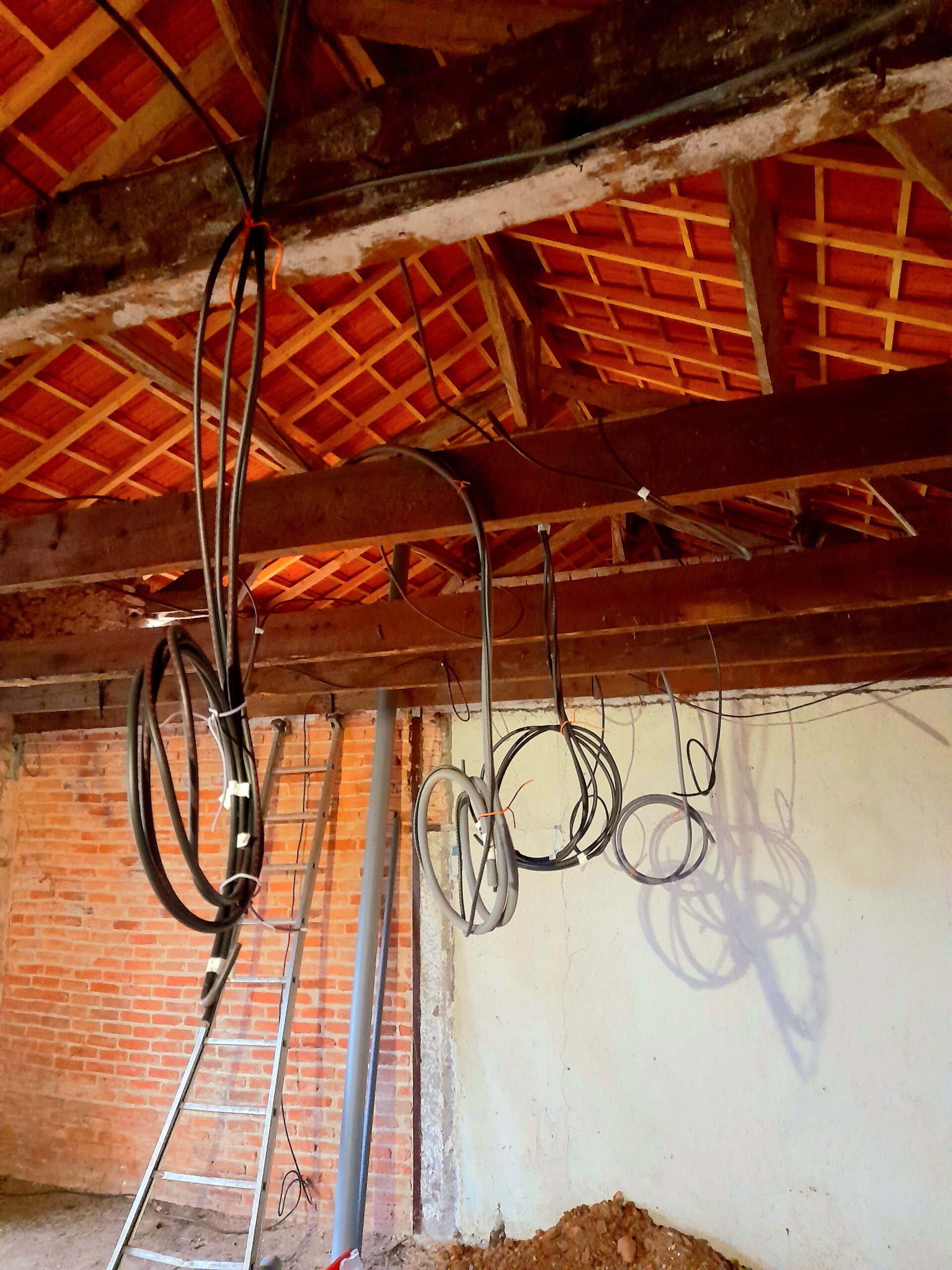 Rénovation électrique complète Savignac les églises